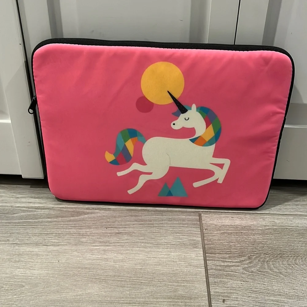 Laptop sleeve